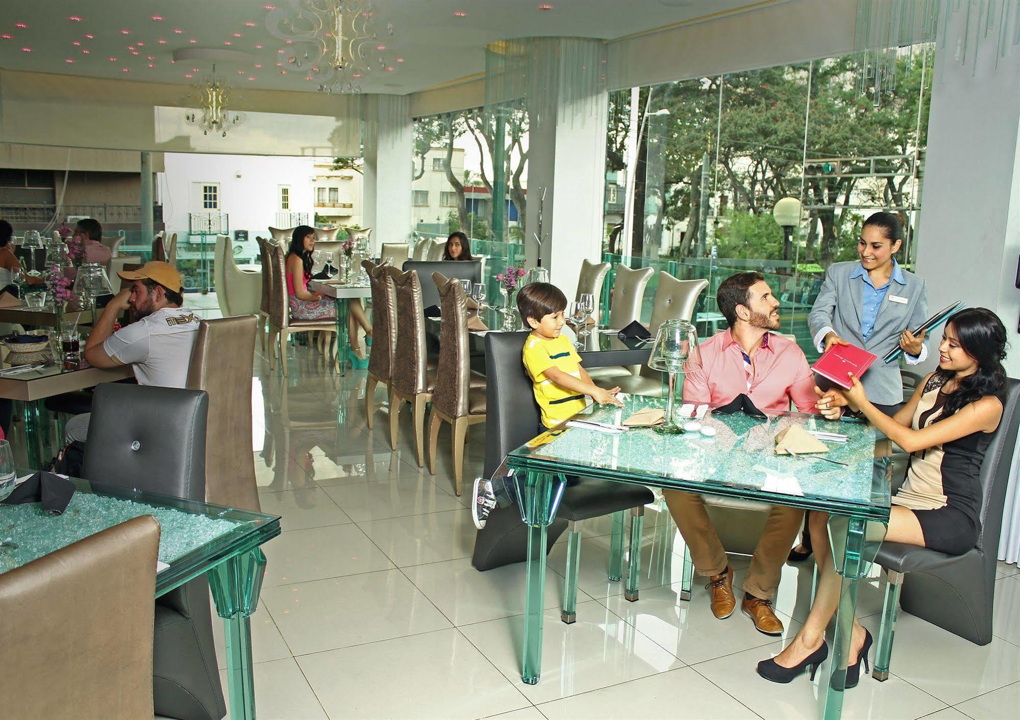 Hotel Vista Hermosa กัวดาลาฮารา ภายนอก รูปภาพ